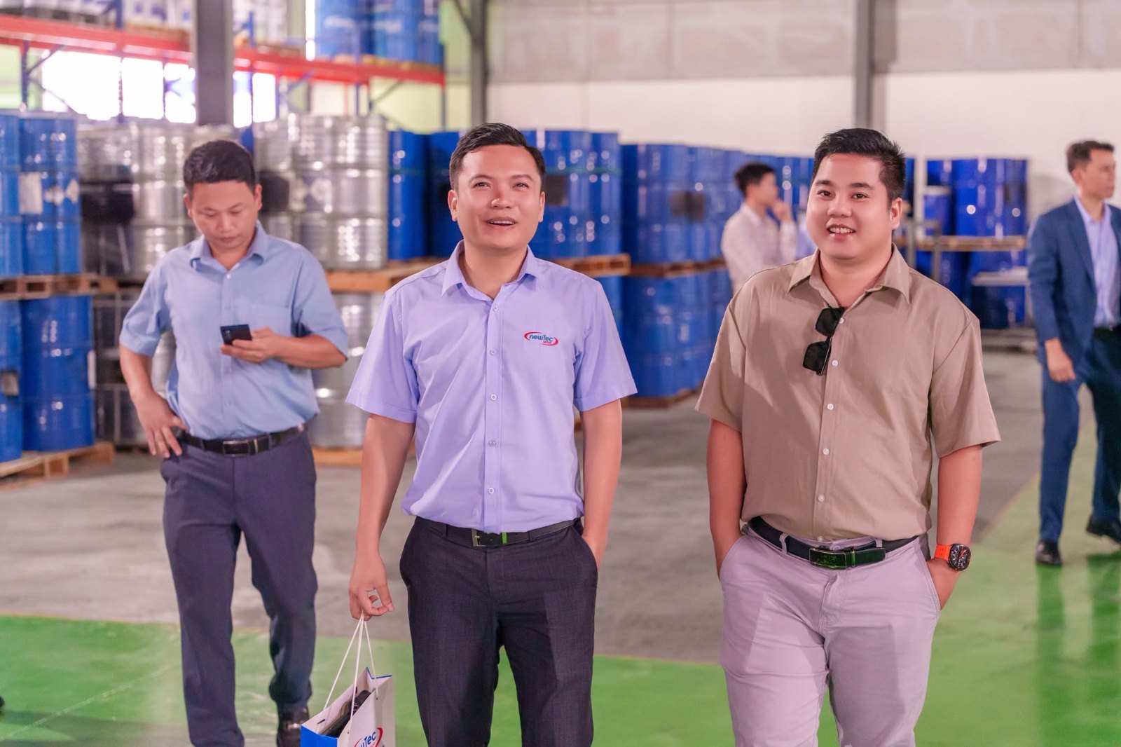Khách mời tham quan nhà xưởng sản xuất của Newtec Group tại Ninh Bình